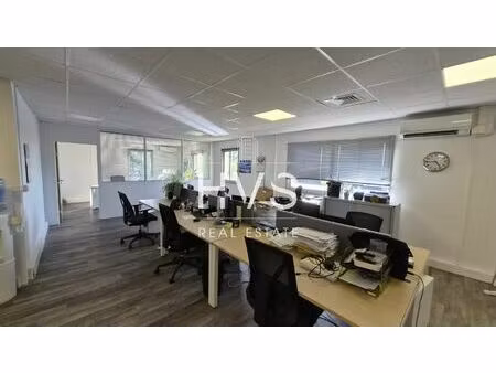 location local professionnel 101m² vitrolles 13127