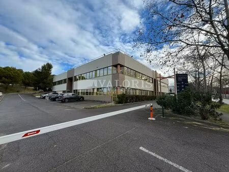 location local professionnel 206m² vitrolles 13127