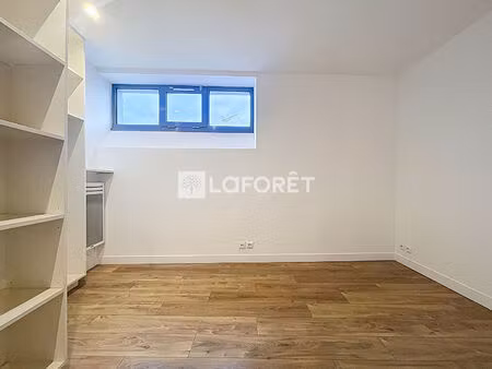 local commercial t2 les lilas à vendre