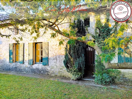 vente maison 6 pièces 165 m² à cartelègue (33390)  250 000 €