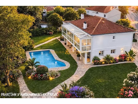 vente maison 5 pièces 162 m² à la couronne (16400)  249 500 €