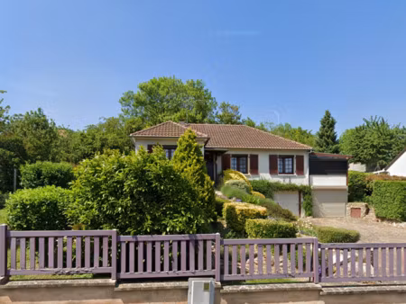 maison de plain-pied avec sous-sol total sur 940 m2 de terr