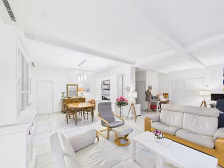 vente maison 7 pièces  212.00m²  tournon