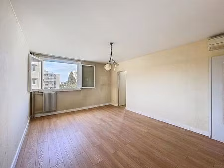 t2 - château saint-jacques - 55 m2