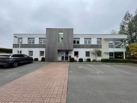 location local professionnel 110m²