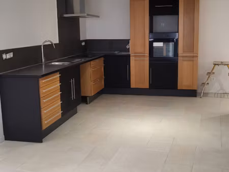 appartement 3 chambres rénové carcès