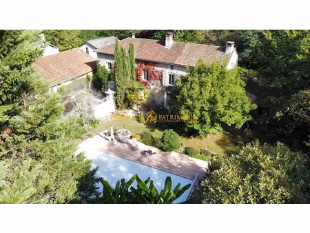 vente maison 7 pièces 304 m² à nontron (24300)  429 900 €