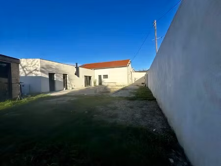 villa 4 chambres  sur 400m2 clos