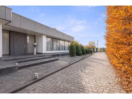 huis te koop in lessen met 6 slaapkamers