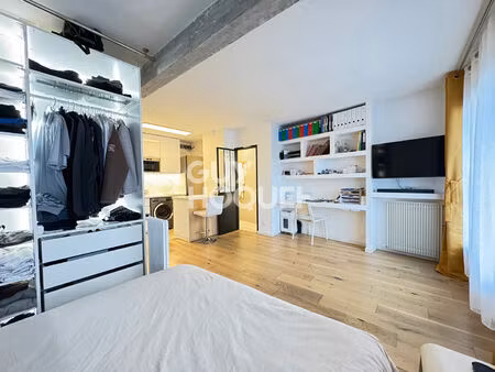 studio refait à neuf avec balcon !