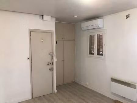 location appartement 1 pièces 24m2 marseille 7eme (13007) - 490 € - surface privée