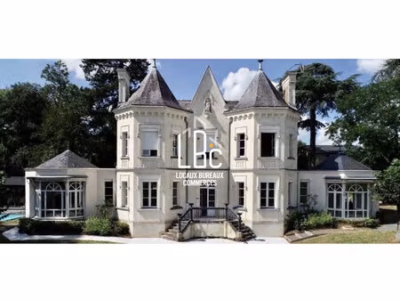 achat local professionnel 541m² le cellier 44850