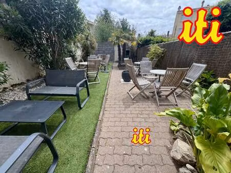 vente bureaux et commerces aux sables-d'olonne (85100) : à vendre / 136m² les sables-d'olo