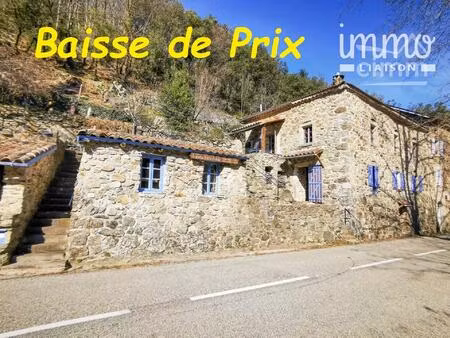 mas ardéchois composé de 2 appartements et un studio