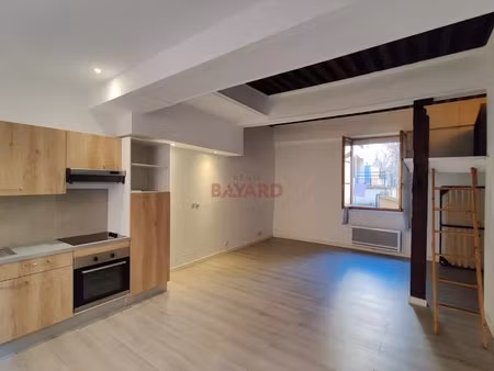 charmant t1 bis de 41m² – lyon 1er : cachet de l'ancien