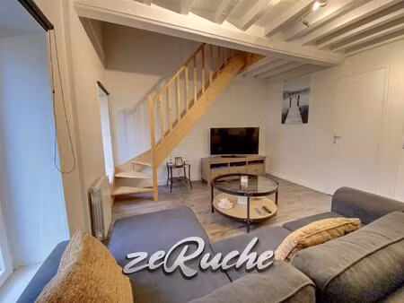 a vendre f2 grand duplex à 150m2 de la mer