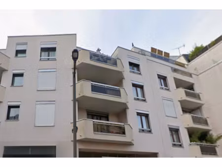 appartement dre quatre pièces à viroflay proche transports en commun et commerces