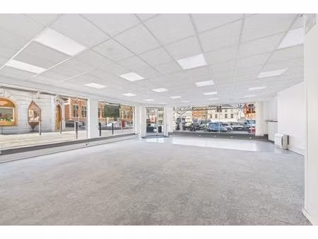 surface commerciale à louer à grand-place 37 mouscron (vbd71196)