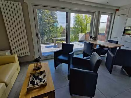 studio lumineux meublé - terrasse 20m2  proche de la gare