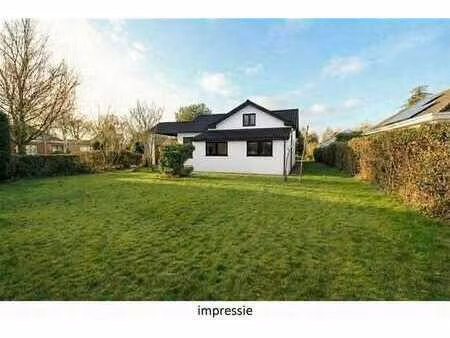 te renoveren laagbouwwoning met vele mogelijkheden