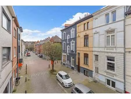 verzorgde en lichtrijke burgerwoning nabij het centrum