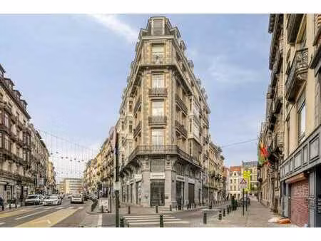 commerce d’angle sur dansaert – opportunité aaa