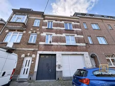 entrepôt de 203m² avec espace commercial + cave