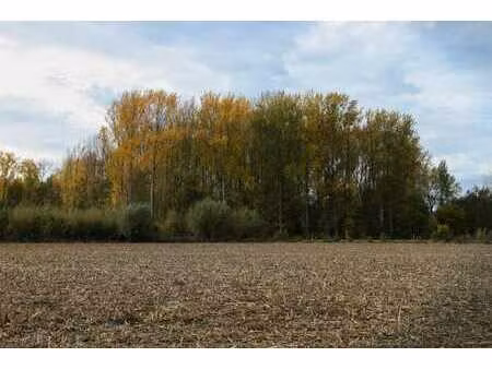 perceel van 4680 m² gelegen in landschappelijk waardevol ...