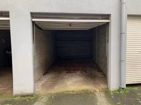 box fermé à louer à etterbeek (mérode)