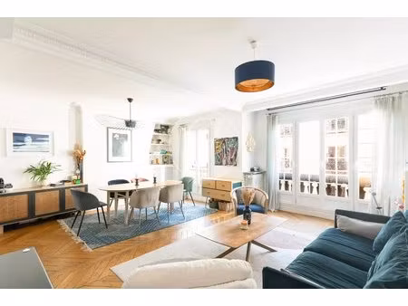 paris 18e - grandes carrières / rue cavallotti - appartement à vendre - 4 pièces - 81 11m²