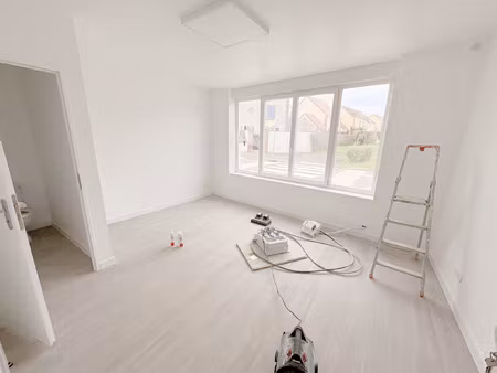 lot 2 / local commercial  idéalement situé sur la commune de