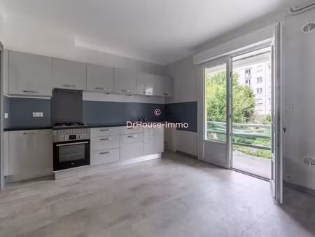 charmante maison familiale de 5 pièces avec jardin arboré en plein cœur de lorient