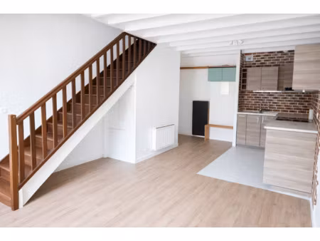 houdan appartement f2 proche gare avec parking