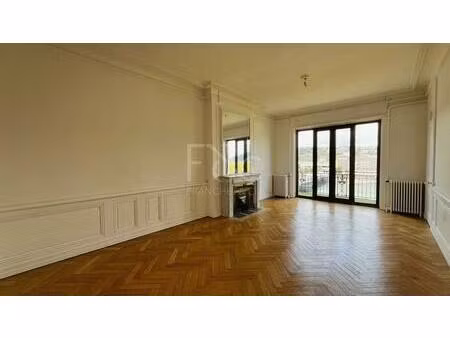 t3 de 125m² - quai claude bernard lyon 7ème