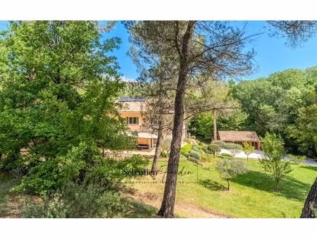 domaine à vendre à rousset à 15 minutes d'aix-en-provence - 1 ha - 3 logements - plus de 3