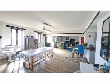 maison de 340 m² à neuvic