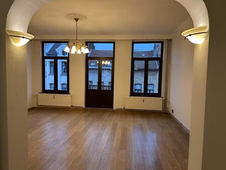 appartement à louer à avenue rogier schaerbeek (vwd16207)