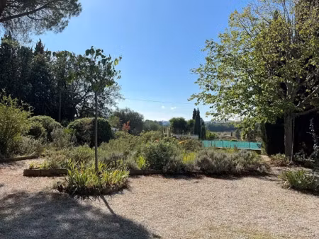 vente terrain 500 m² à cuers (83390)  180 000 €