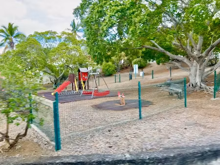 vente terrain 1100 m² à saint gilles les bains (97434)  997 500 €