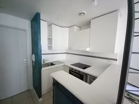 location appartement 1 pièce 29.76 m² à la roquebrussanne (83136)  433 €