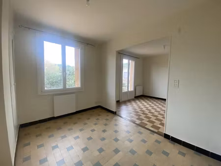 location appartement 3 pièces 65.61 m² à brignoles (83170)  678 €