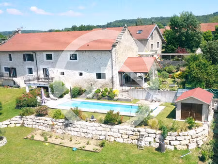 maison de caractère  190 m2  piscine  jardin  dépendances