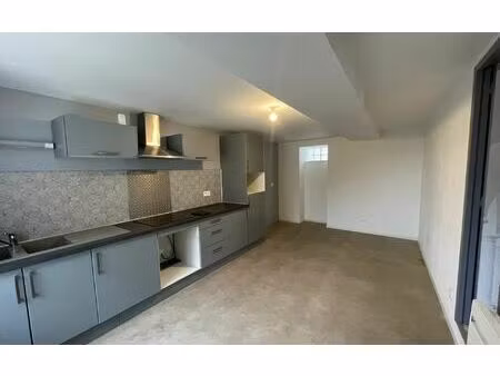 location maison  m² t-3 à venette  850 €