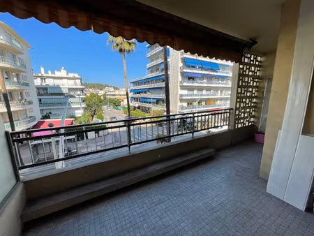 location meublée appartement 1 pièce 28 m² à cagnes-sur-mer (06800)  780 €