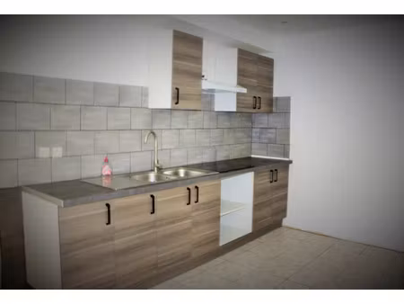 location maison 3 pièces 60.58 m² à la roquebrussanne (83136)  621 €