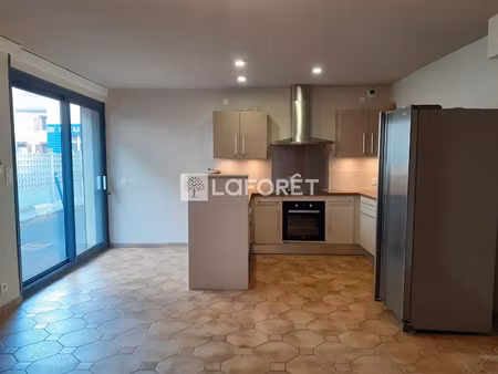 location maison 3 pièces 89 m² à massiac (15500)  666 €