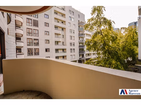 2 pièces de 50m2 à courbevoie. avenue du parc