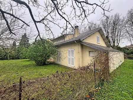 maison 8 pièce(s) 148 m2