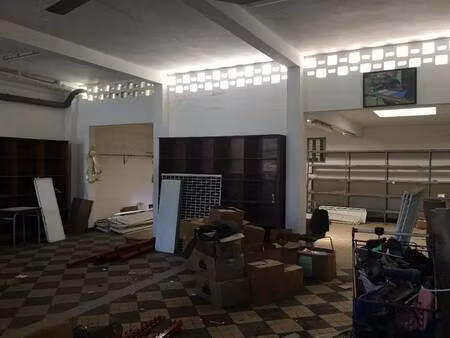 local commercial à louer