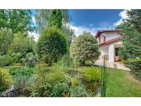 location maison  130 m² t-5 à halsou  2 000 €